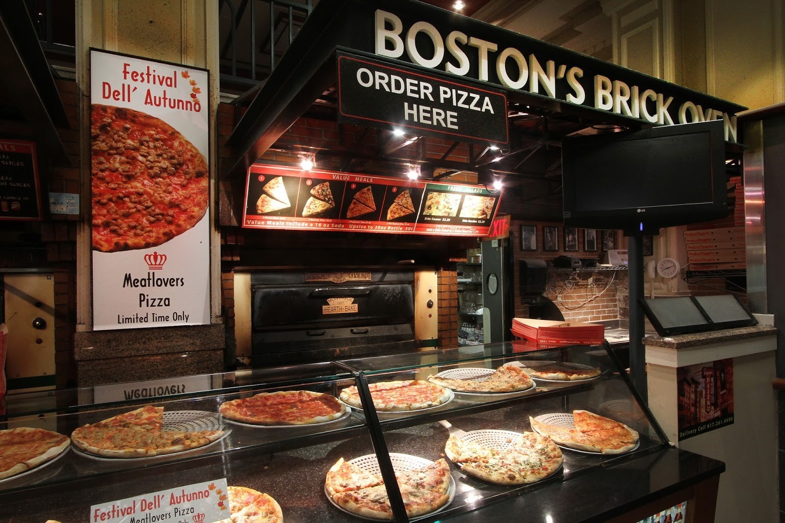 Regina Pizzeria Boston Pizza