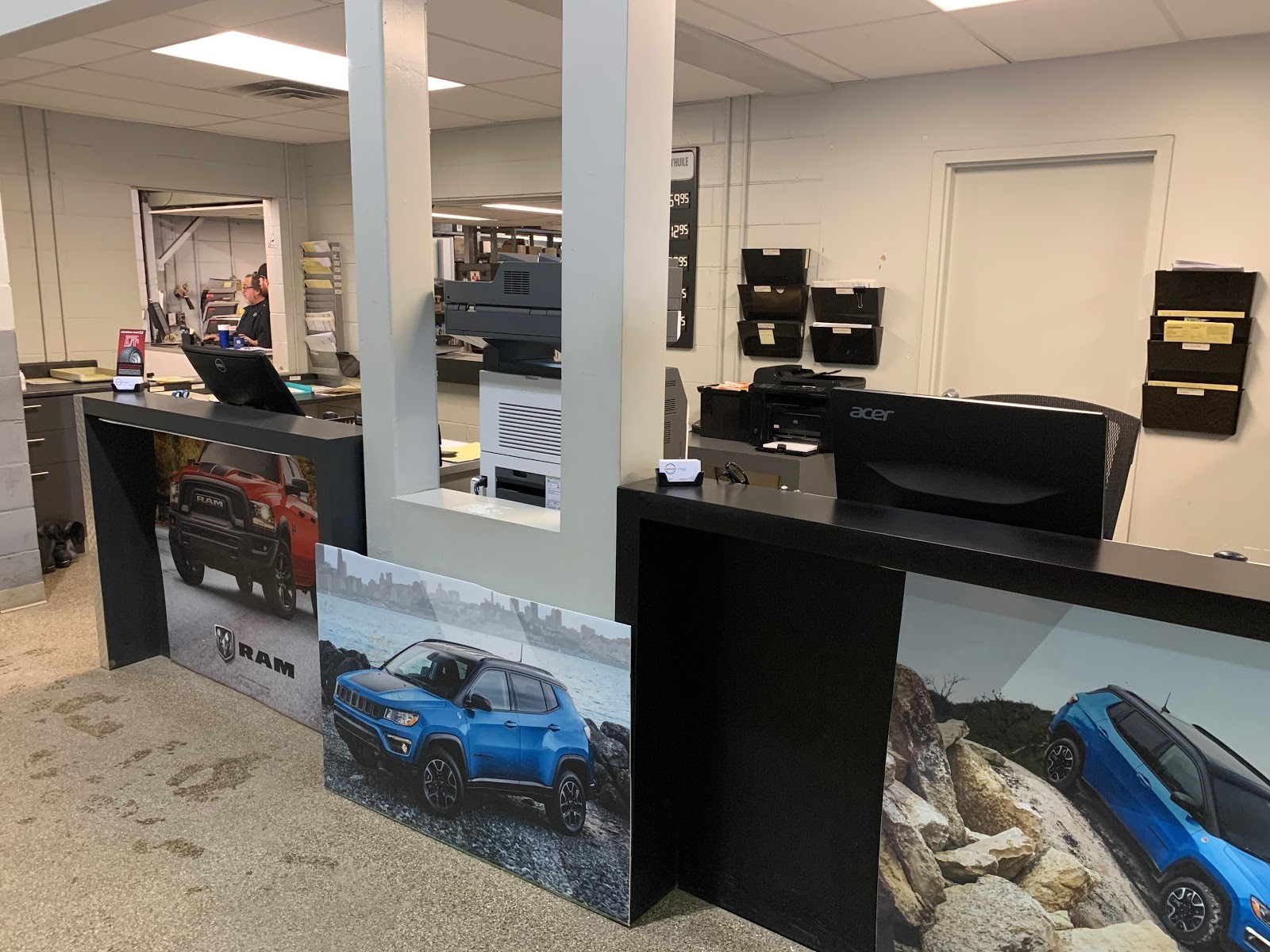 Barnabé de StJean Chrysler Dodge Jeep Ram Location Auto StJeansur