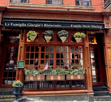 La Famiglia Giorgio's Restaurant