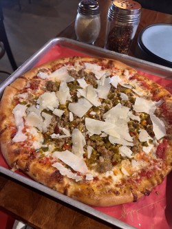 Lily's Bar - Pizza - Patio